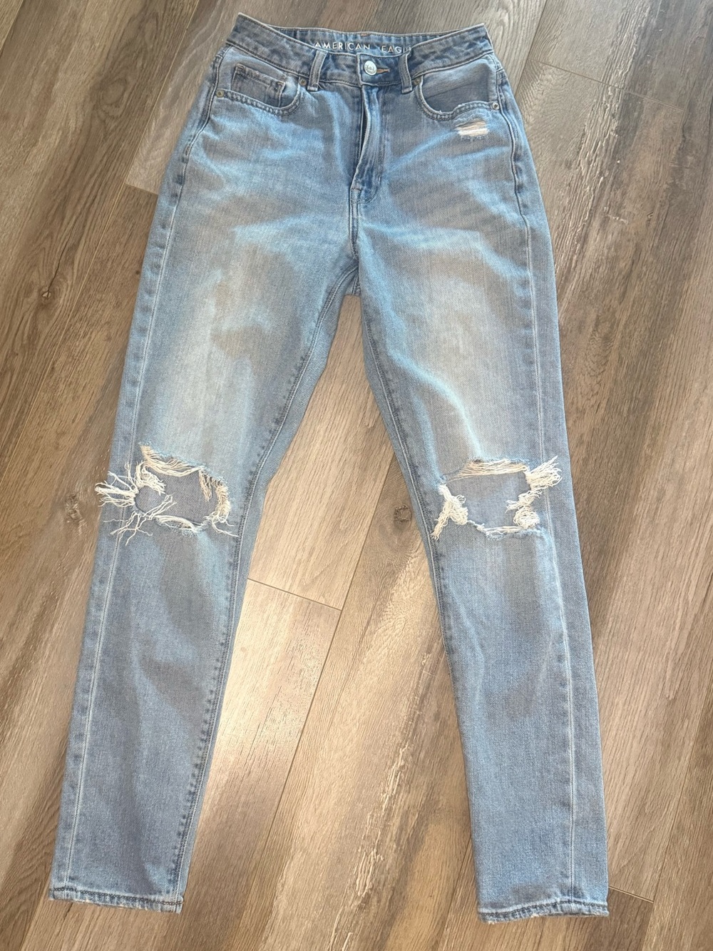 American Eagle Distressed Mom Jeans size 00 Long